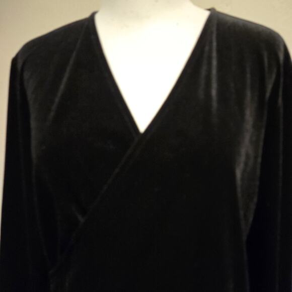Sundance Morgan Black Velvet Faux Wrap Surplice Long Sleeve Blouse Top, Sz MED - Picture 4 of 6